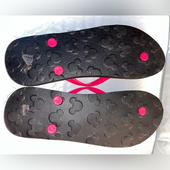 Minnie Mouse flip flops - Picture 2 of 3